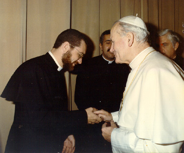 Pope John Paul II greets Fr. Phillips 